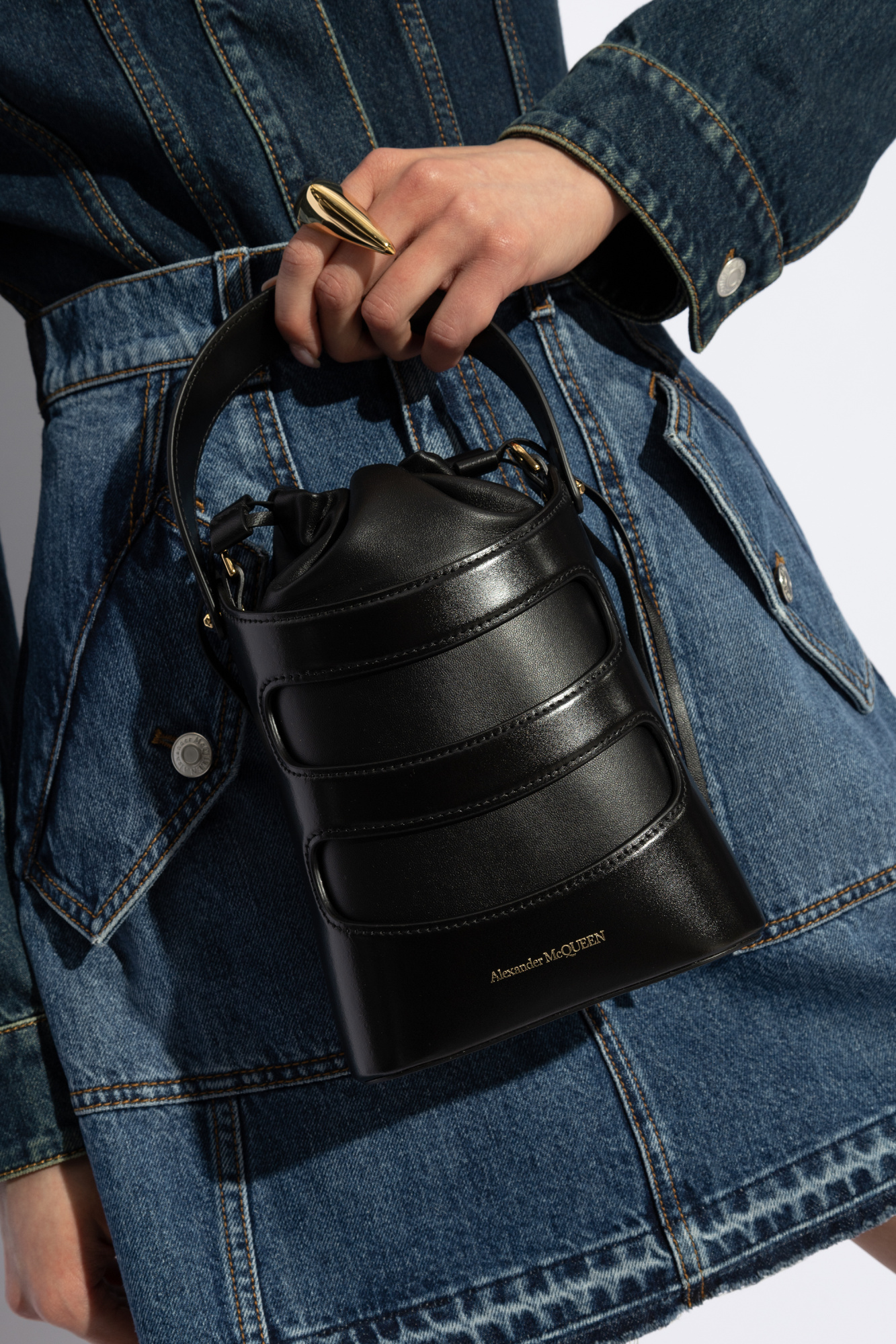 The Rise Mini Crossbody - Alexander McQueen - Leather - Blac